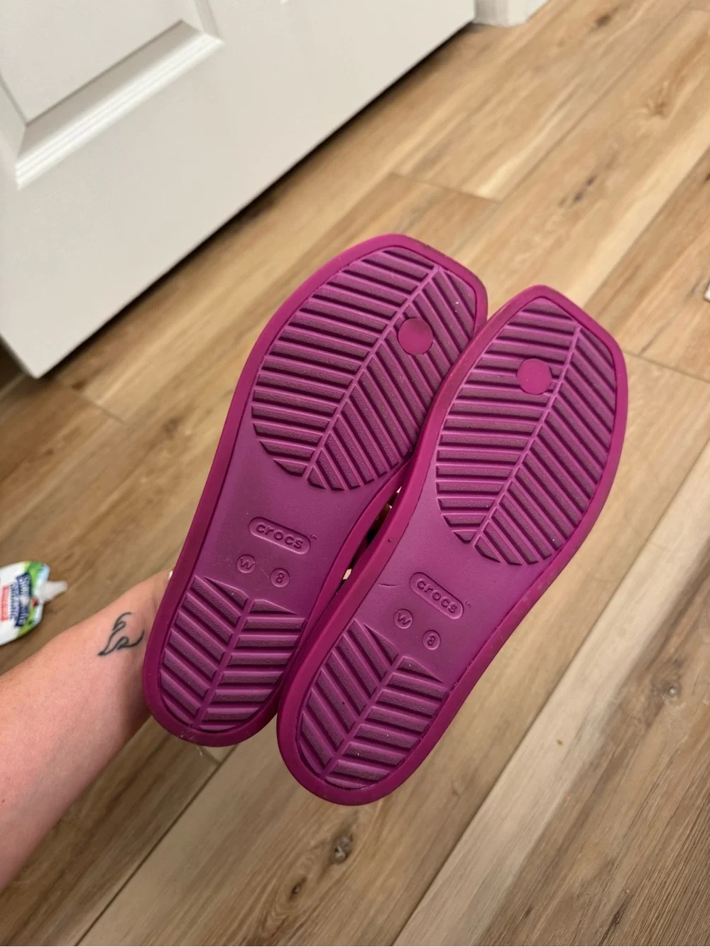 CROCS Miami Thong Sandal - Grapeberry